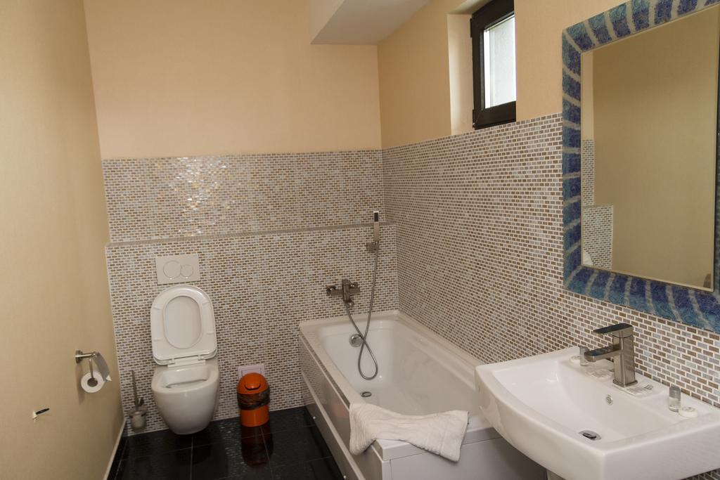 מלון פלוייסטי Pik Elegance חדר תמונה