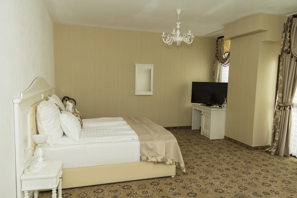 מלון פלוייסטי Pik Elegance חדר תמונה