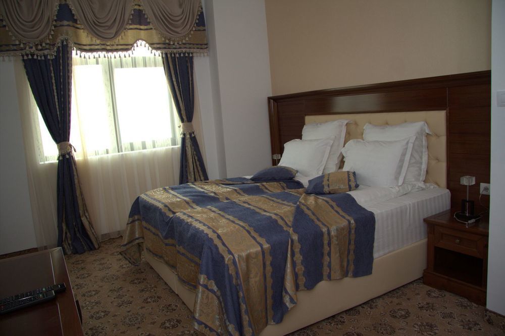 מלון פלוייסטי Pik Elegance מראה חיצוני תמונה
